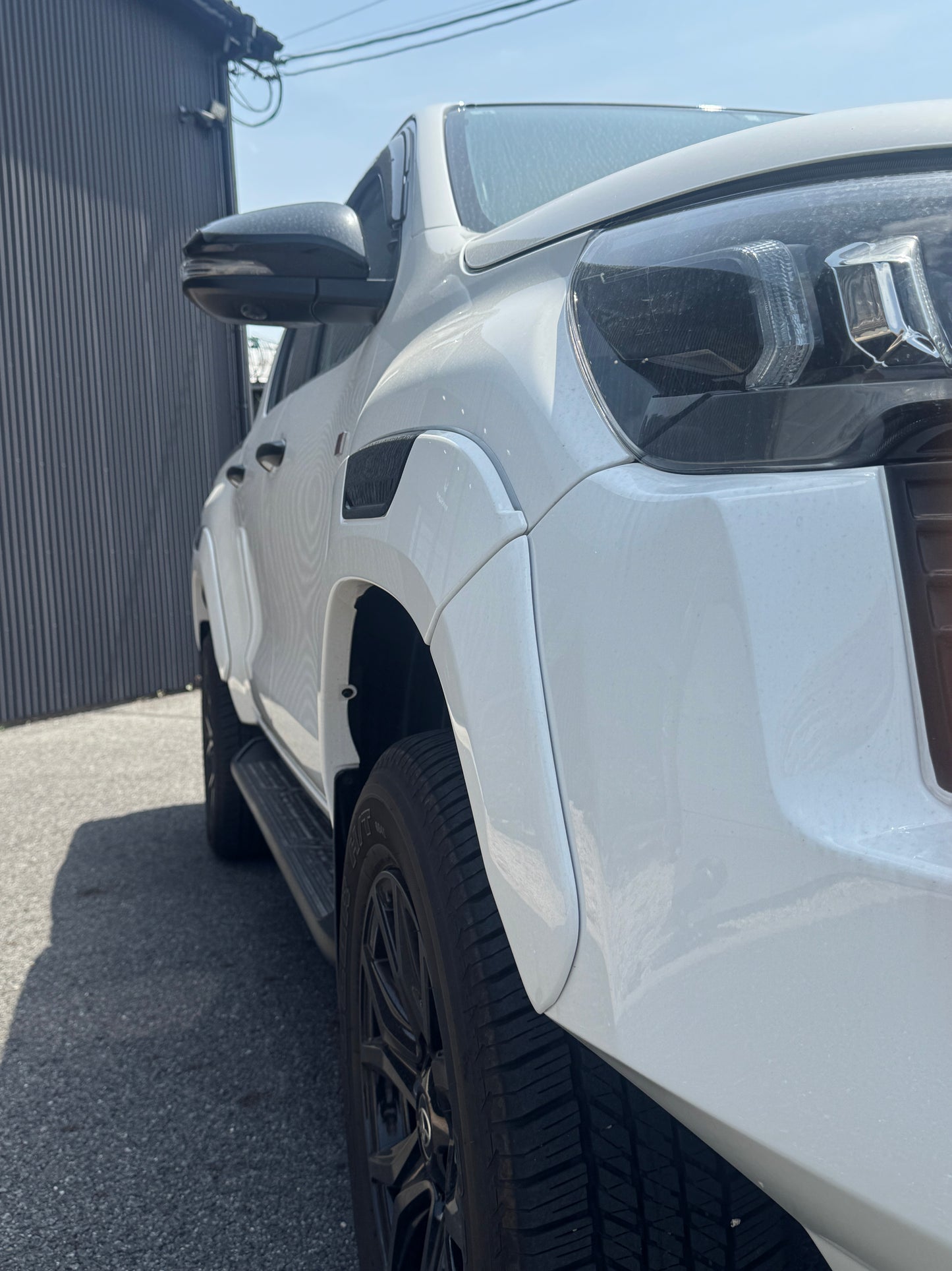 【トヨタ　ハイラックス】後期GR用(2020/08-)MARVELOUS T-FACE用 フェンダーアタッチメント