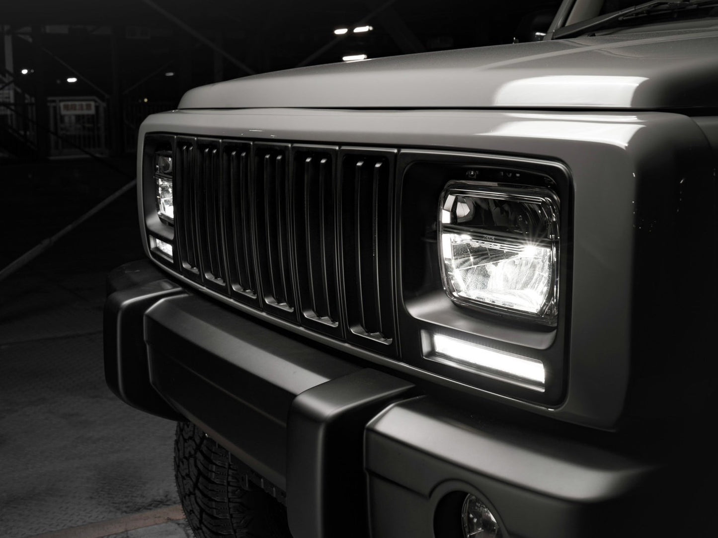 【JIMNY／JIMNY SIERRA】XJ STYLE角目KIT 　2 SQUARE LIGHT KITJB64／JB74専用　日本製　MARVELOUS